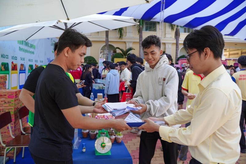 Bài học, động lực thay đổi thói quen từ ngày hội sống xanh sống khỏe - Ảnh 3.