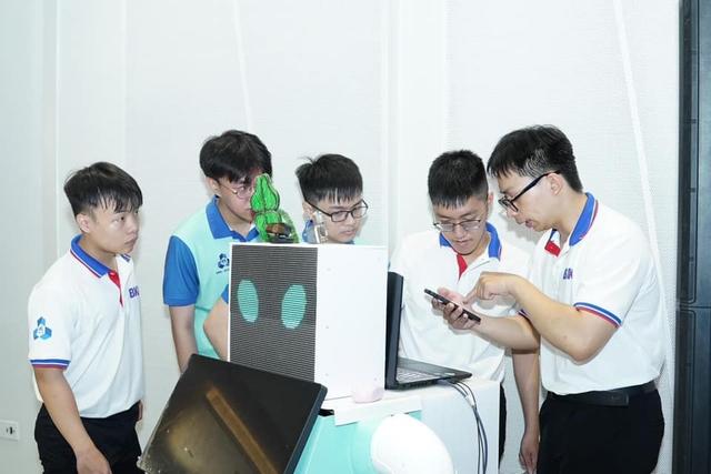 TP.HCM trong kỷ nguyên số: Một ngày lướt qua thành phố số- Ảnh 3.