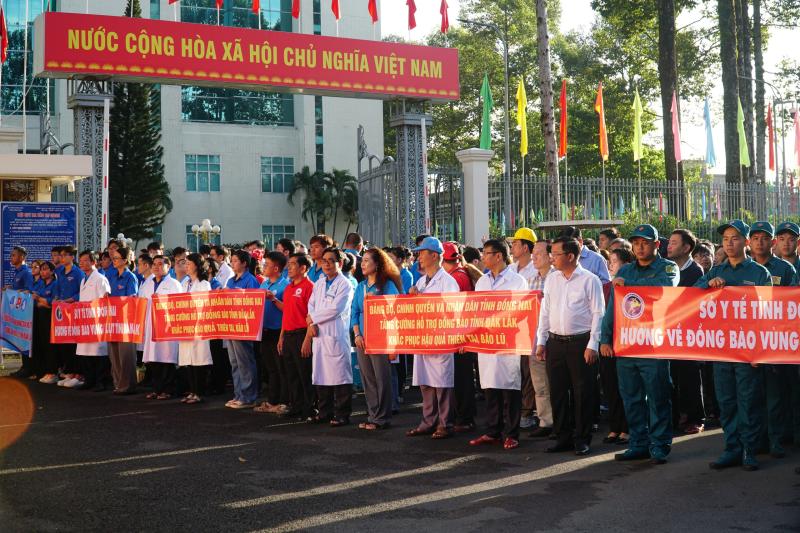 Lực lượng bác sĩ, đoàn viên của Đồng Nai xuất quân hỗ trợ Phú Yên cũ- Ảnh 1.