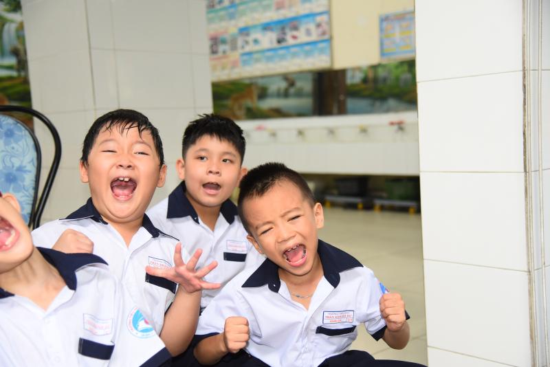 Học sinh TP.HCM học hát cải lương với NSND Tấn Giao và NSƯT Tâm Tâm  - Ảnh 9.