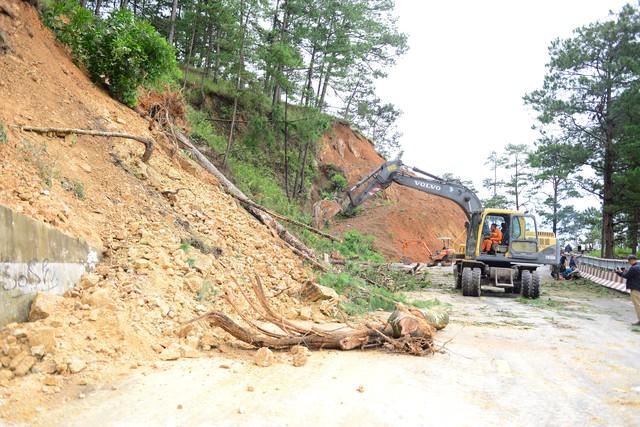 Ứng phó bão Kalmaegi các hồ thủy điện ở Lâm Đồng đồng loạt xả lũ - Ảnh 4.