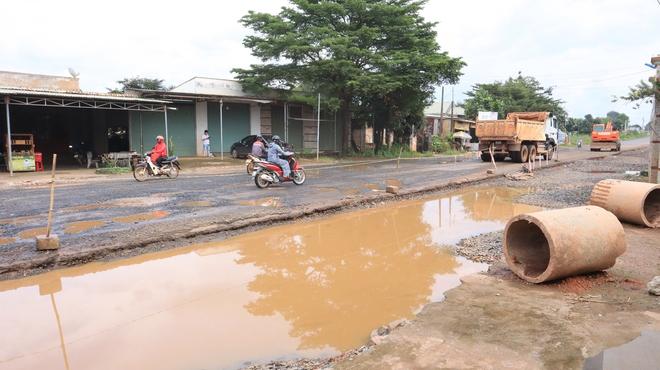 Vì sao dự án nâng cấp, mở rộng đường ĐT.753 chậm tiến độ? - Ảnh 1.
