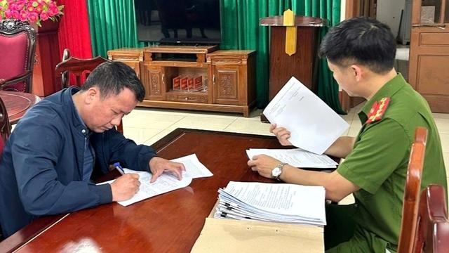 Ninh Bình khởi tố cán bộ nhận hối lộ trong cấp giấy quyền sử dụng đất - Ảnh 1.
