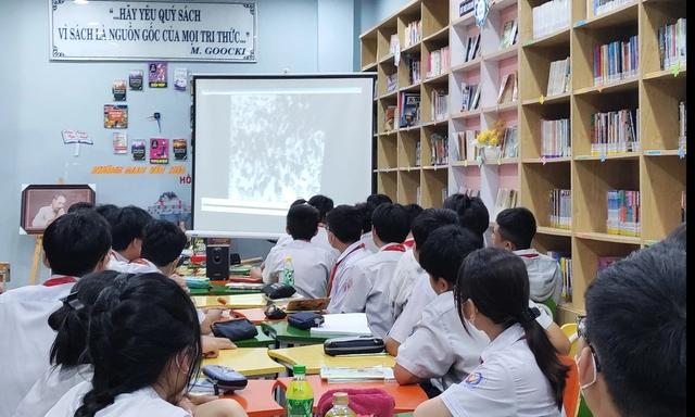 TP.HCM: Một trường học thay đổi giờ về học ứng phó với bão KALMAEGI và triều cường  - Ảnh 1.