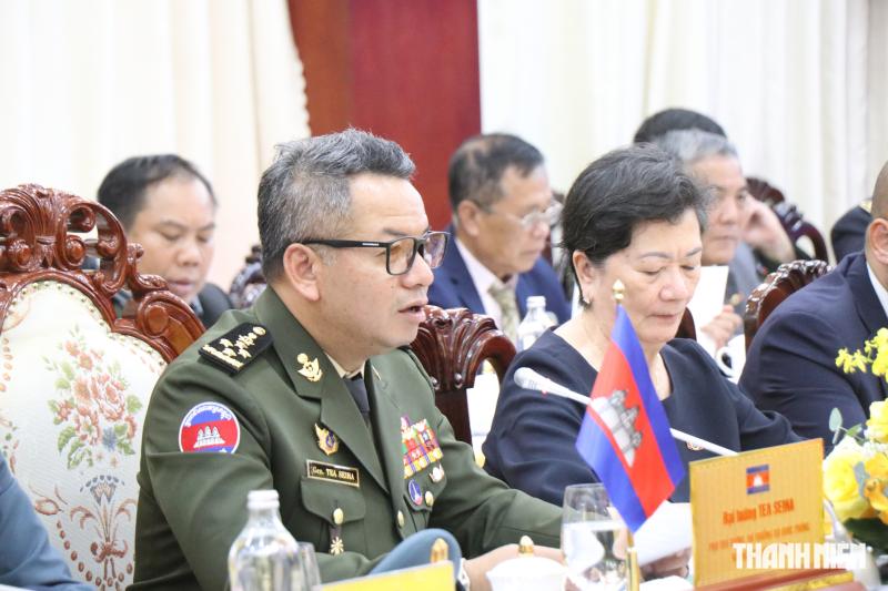 Giao lưu hữu nghị quốc phòng biên giới Việt Nam - Campuchia - Ảnh 10.