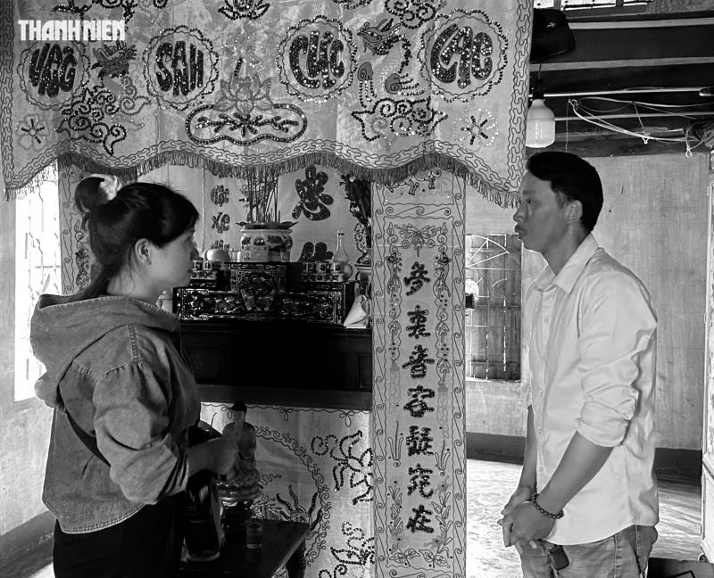 Những bàn thờ mới lập ở rốn lũ Hòa Thịnh: Nỗi đau thấu trời! - Ảnh 5.