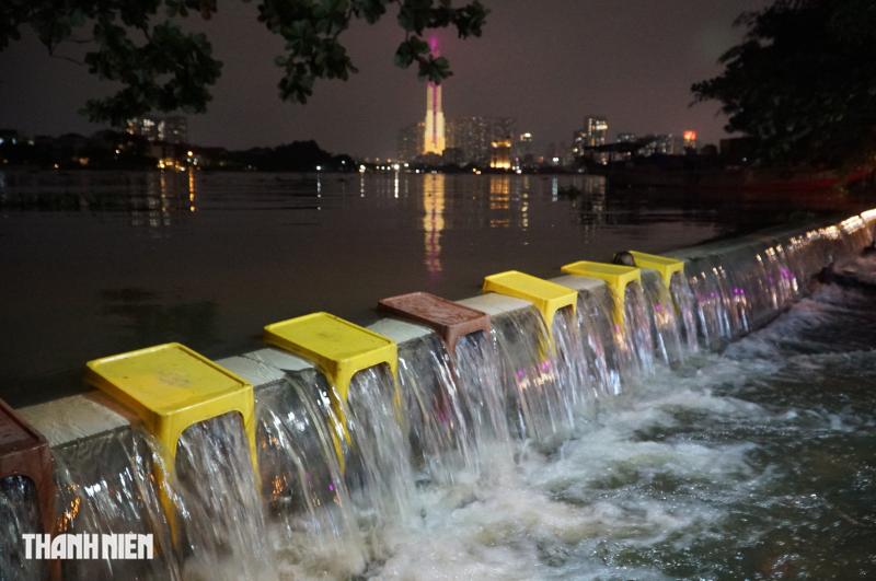 ‘Điệp khúc’ triều cường dâng cao ở bán đảo Thanh Đa trong nửa tháng qua - Ảnh 1.