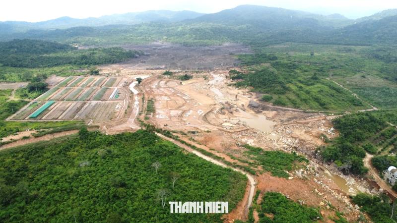 Vỡ hồ chứa nước ở Tuy Phong: Cận cảnh 'ao chứa' rộng tới 18 ha - Ảnh 6.