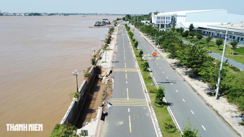 Sạt lở kè sông Tiền tại Đồng Tháp: Nguy cơ an toàn cho người dân - Ảnh 1.