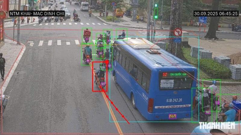 Camera AI ‘soi’ gần 6.000 vi phạm ở TP.HCM: Vượt đèn đỏ, chạy ngược chiều tràn lan - Ảnh 3.