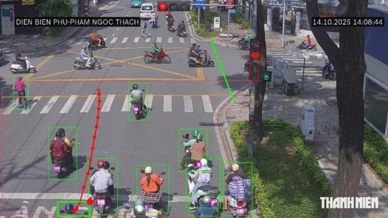 Camera AI ‘soi’ gần 6.000 vi phạm ở TP.HCM: Vượt đèn đỏ, chạy ngược chiều tràn lan - Ảnh 2.