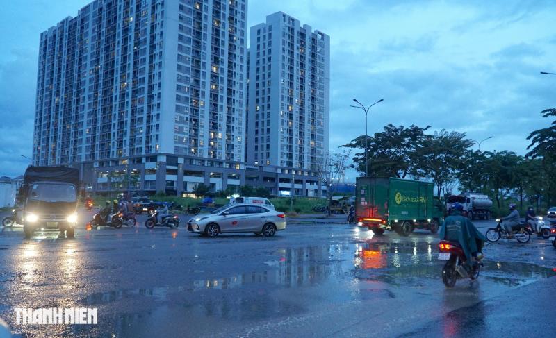 Triều cường đạt đỉnh ở TP.HCM: Một số tuyến đường ở khu nam lại ngập 

- Ảnh 9.