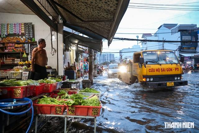 TP.HCM yêu cầu hạ thấp hồ chứa, chủ động đón bão số 15- Ảnh 1.