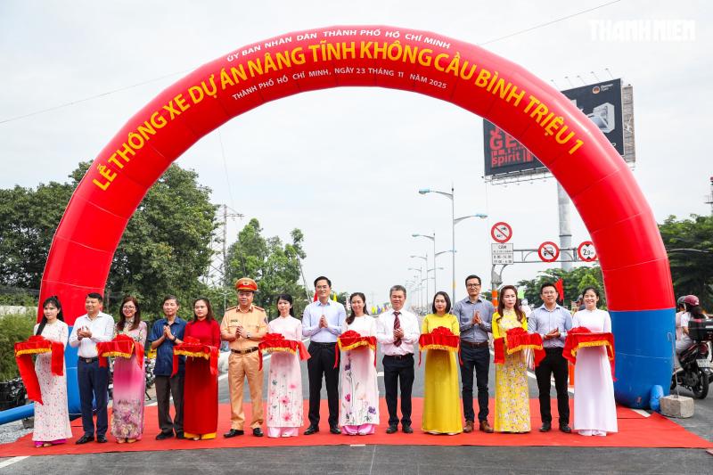 Cầu Bình Triệu 1 chính thức thông xe sau khi nâng tĩnh không lên hơn 1 mét- Ảnh 3.