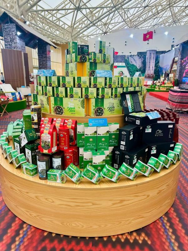 'Thắng lớn' ở Hội chợ Mùa thu, nông sản Tuyên Quang được chắp cánh vươn xa- Ảnh 2.