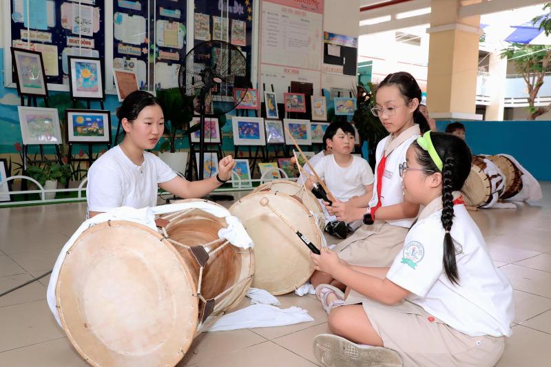 Độc đáo nông nhạc Hàn Quốc biểu diễn ở trường học TP.HCM- Ảnh 8.