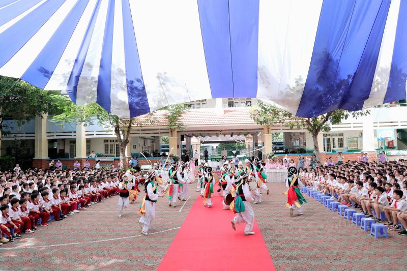Độc đáo nông nhạc Hàn Quốc biểu diễn ở trường học TP.HCM- Ảnh 2.
