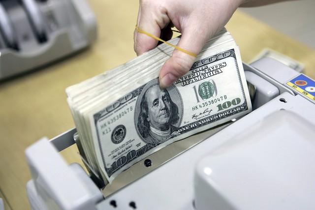 Giá USD hôm nay 12.11.2025: Ngân hàng lẫn tự do đồng loạt tăng- Ảnh 1.