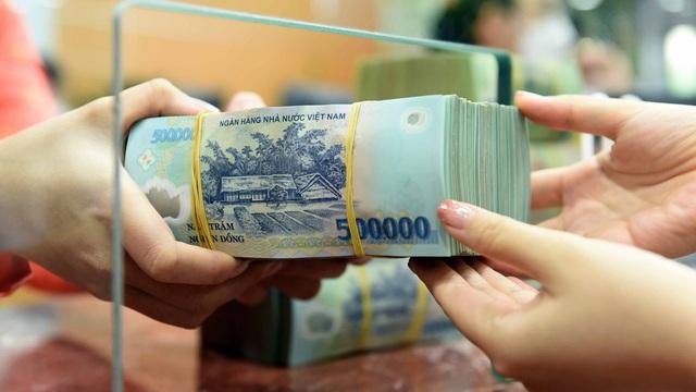 Ngân hàng áp dụng lãi suất tiết kiệm lên 8 - 9% dành cho khách hàng nào?- Ảnh 1.