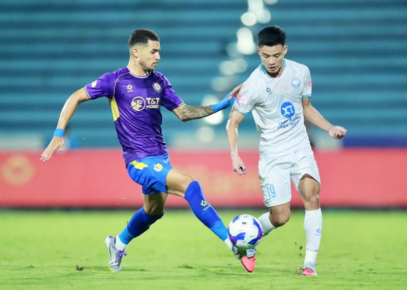 Bảng xếp hạng V-League mới nhất: CLB CAHN bùng nổ tốp đầu, Nam Định và HAGL đua trụ hạng?- Ảnh 1.