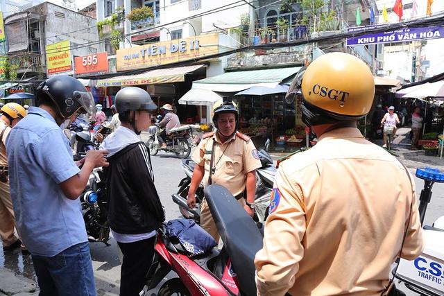 Cảnh báo vi phạm giao thông của học sinh: Nguy hiểm và hậu quả nghiêm trọng - Ảnh 1.