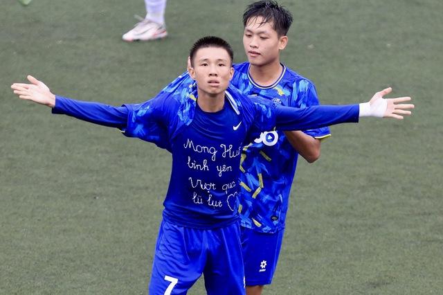 2 đội phía nam hiên ngang vào bán kết, cục diện bóng đá sinh viên lại hay - Ảnh 1.
