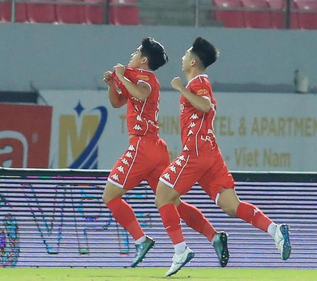 CLB Hải Phòng chơi quá hay, nhưng Hoàng Đức giúp Ninh Bình thắng ngược nghẹt thở- Ảnh 2.