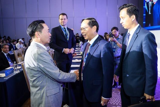 Talkshow thế hệ thông minh đương thời tại Diễn đàn kinh tế mùa thu 2025 - Ảnh 1.