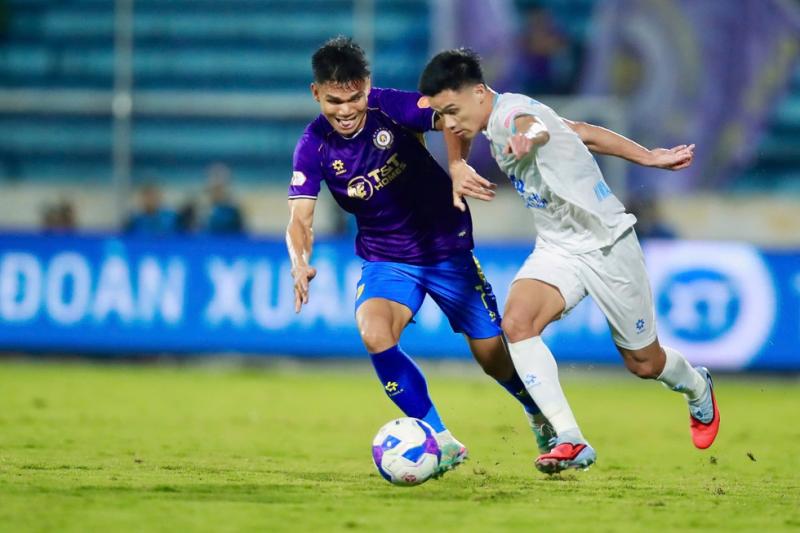 Xuân Mạnh ghi siêu phẩm, CLB Hà Nội và huyền thoại Harry Kewell hòa thót tim Nam Định- Ảnh 3.