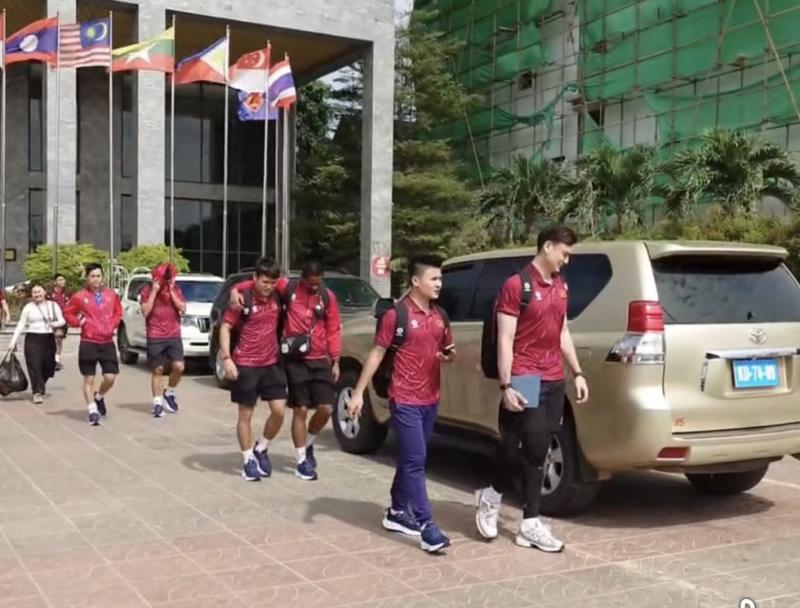 Đội tuyển Việt Nam chờ AFC xử thắng Malaysia, tạm biệt thầy Kim khi về đến Hà Nội- Ảnh 2.