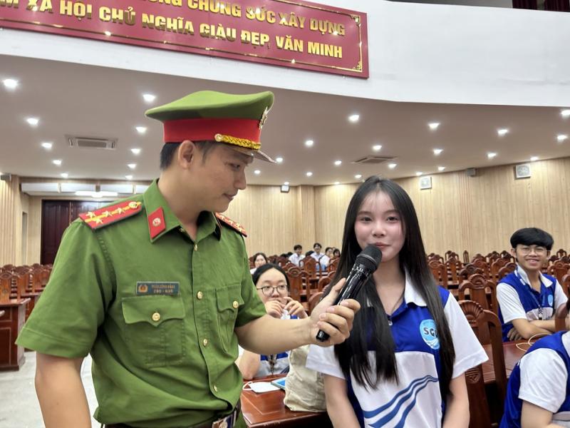 Một gia đình ở TP.HCM ‘thoát’ bắt cóc online trong gang tấc nhờ điều này… - Ảnh 2.