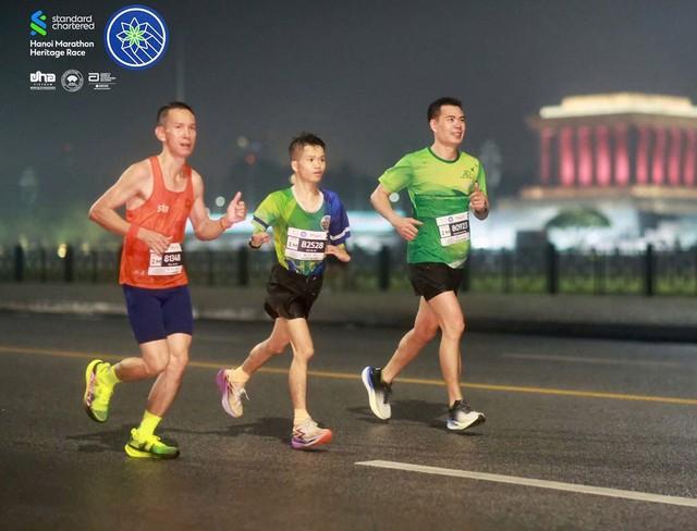 Gần 17.000 người tham gia ‘Ngày hội vui khỏe trực tuyến’ của Standard Chartered - Ảnh 1.