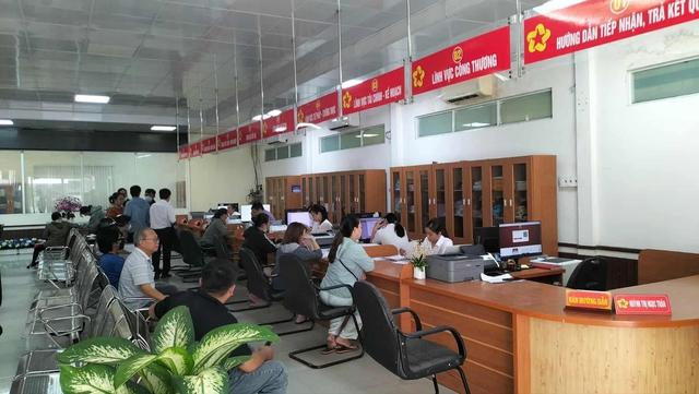 Cà Mau chấn chỉnh tiếp nhận hồ sơ đất đai, yêu cầu xử nghiêm vi phạm   - Ảnh 1.