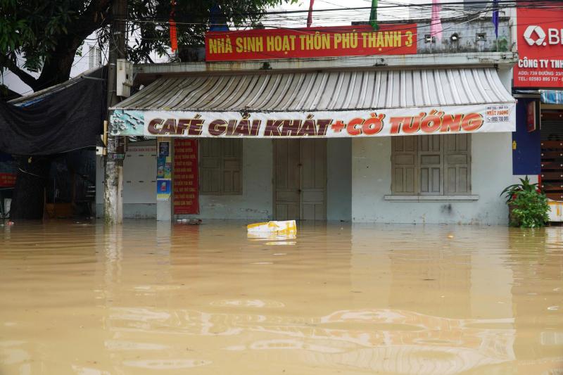 Nha Trang ngập sâu trong biển nước , lũ sông Cái dâng cao nghiêm trọng - Ảnh 11.