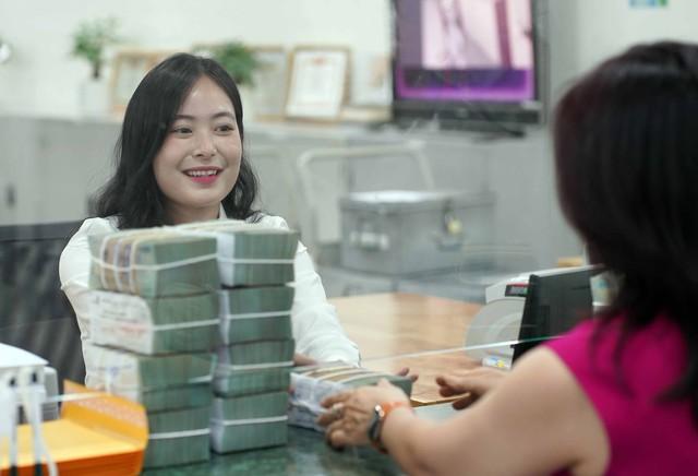 Khách hàng chú ý: Từ ngày 1.1.2026 ngân hàng ngừng giao dịch bằng hộ chiếu- Ảnh 1.