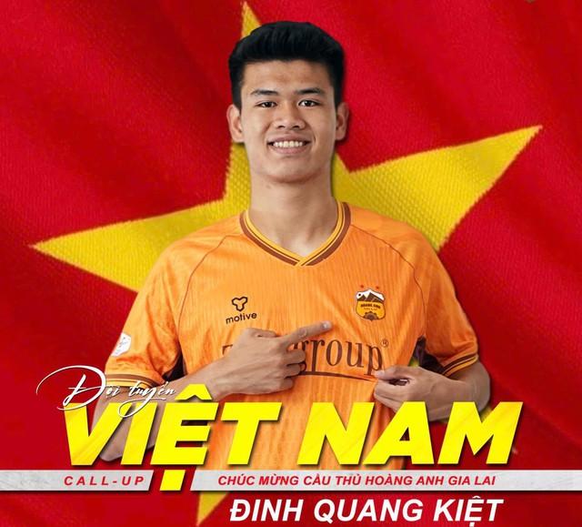 Cầu thủ cao nhất lịch sử sáng cửa đá chính ở U.23 Việt Nam - Ảnh 1.