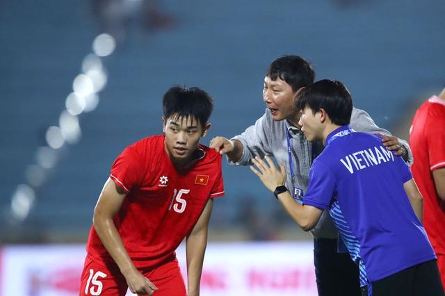 Đội tuyển Việt Nam đầy năng lượng với Xuân Son, Hoàng Hên và các tài năng U.23 - Ảnh 4.