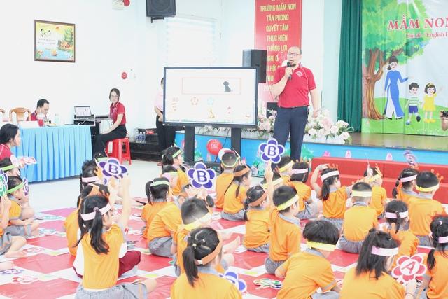 'Trẻ mẫu giáo làm quen tiếng Anh, nhưng phải giữ vững tiếng mẹ đẻ' - Ảnh 3.
