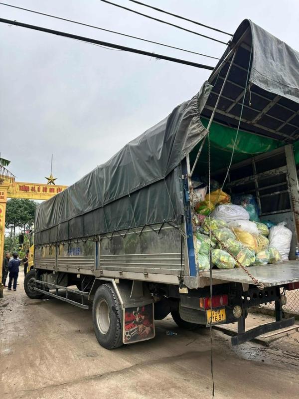 Sau 4 trận lũ trong 1 tháng, người Huế gom quà cứu trợ  Đắk Lắk- Ảnh 2.