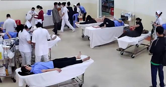 TP.HCM: Gần 80 công nhân, học sinh nhập viện nghi ngộ độc thực phẩm, phản vệ thức ăn- Ảnh 1.