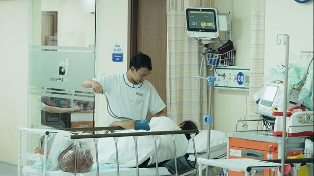 Số người nhập viện do nghi ngộ độc bánh mì ở TP.HCM tiếp tục tăng- Ảnh 1.