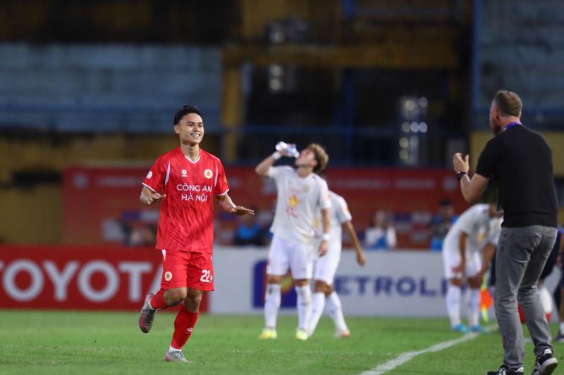 Bảng xếp hạng V-League mới nhất: CLB CAHN bùng nổ tốp đầu, Nam Định và HAGL đua trụ hạng?- Ảnh 3.