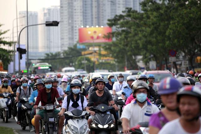 Tháng 3 năm sau, khu Nam TP.HCM sẽ có 2 đường gom giảm tải trục Nguyễn HữuThọ- Ảnh 1.