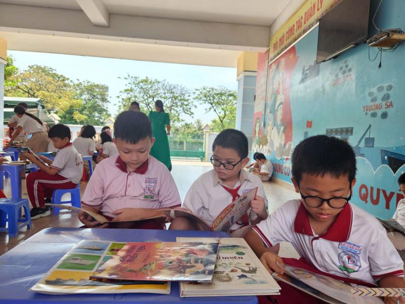Cách giữ tiếng mẹ đẻ trong môi trường song ngữ cho học sinh hiệu quả - Ảnh 1.
