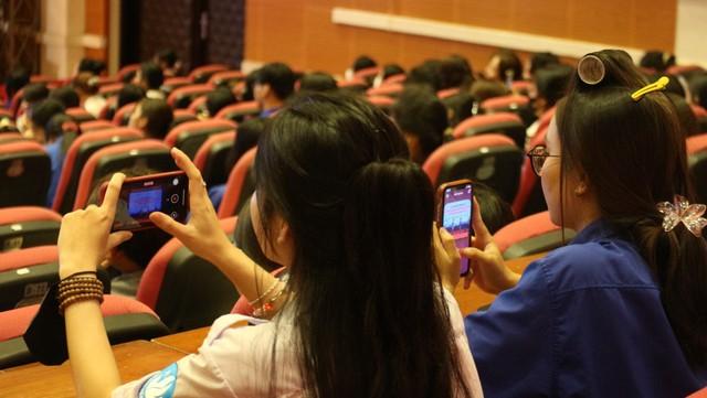 Sinh viên học ngành tâm lý cũng bị bắt cóc online - Ảnh 1.
