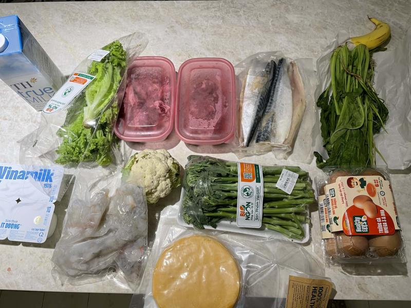 Giá rau tăng quá cao: Người săn sale, người tập tành trồng rau… - Ảnh 2.