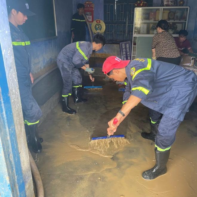 Chung tay tái thiết vùng lũ miền Trung: Cần chính sách đặc biệt hỗ trợ người dân, doanh nghiệp- Ảnh 2.