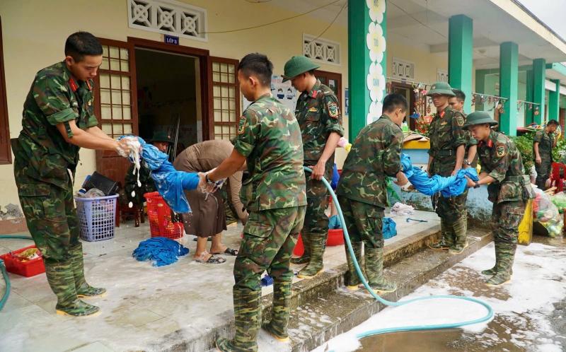 Rốn lũ Đắk Lắk gượng dậy trong vòng tay nghĩa tình sau thiên tai tàn phá - Ảnh 1.