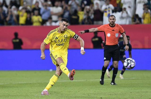 Ronaldo lập cú đúp giúp Al Nassr toàn thắng, Messi ghi siêu phẩm nhưng Inter Miami lại phải…- Ảnh 2.