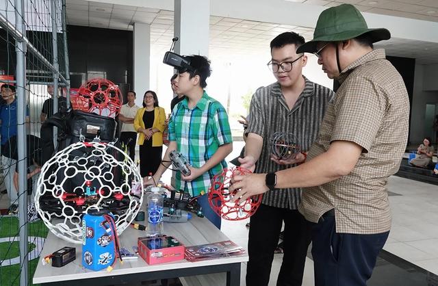 Niềm tin gửi Đảng về chuyển đổi số và KH - CN trong phát triển quốc gia - Ảnh 1.